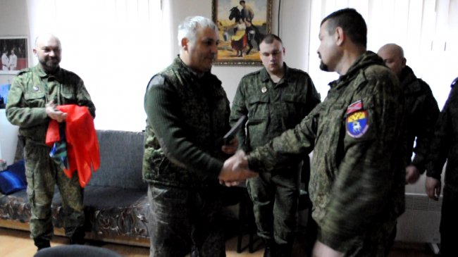 Награждение и вручение флага «Боевого Братства» двум батальонам Луганской Народной Республики