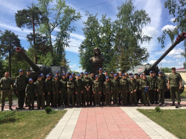Делегации детей Приморья побывала в воинской части г. Коврова