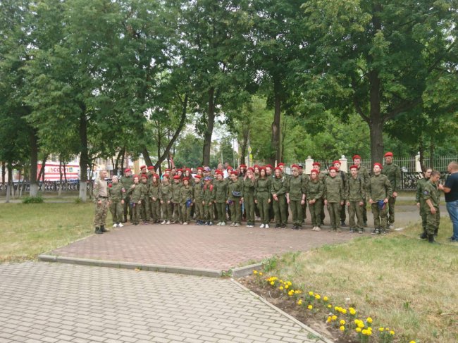 Делегация молодежного крыла Боевое Братство Приморья возложила цветы в честь дня Ветеранов Боевых Действий 