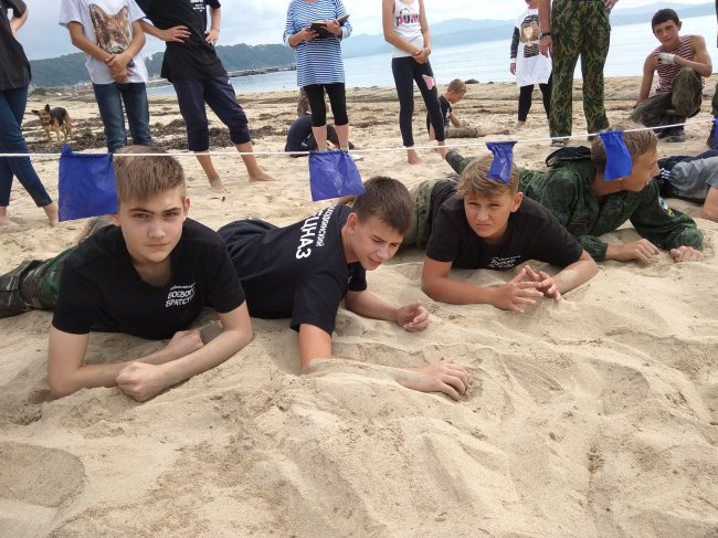 В Приморском крае на берегу залива Восток прошла военно- спортивная игра «Зарница»