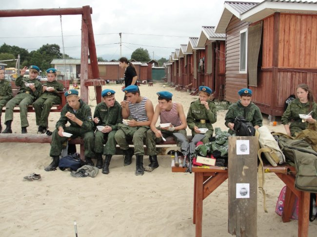 В поселке Волчанец проходила военно-спортивная игра "ЗАРНИЦА"