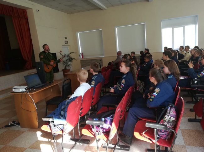 В СОШ №25 «Гелиос» города Находка, местным отделением ПКО ВООВ «Боевое Братство» была проведена встреча с кадетскими классами