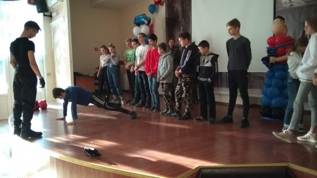 молодежное крыло ПКО ВООВ " Боевое Братство" провел показательные выступления