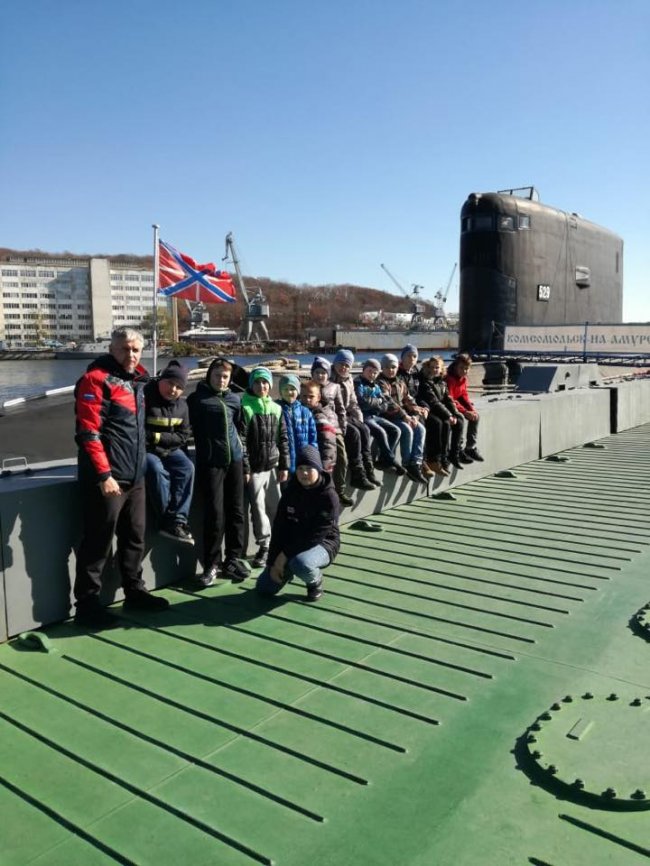 Воспитанники федерации кикбоксинга Приморского края посетили 165 бригаду надводных кораблей и бригаду подводных лодок. 