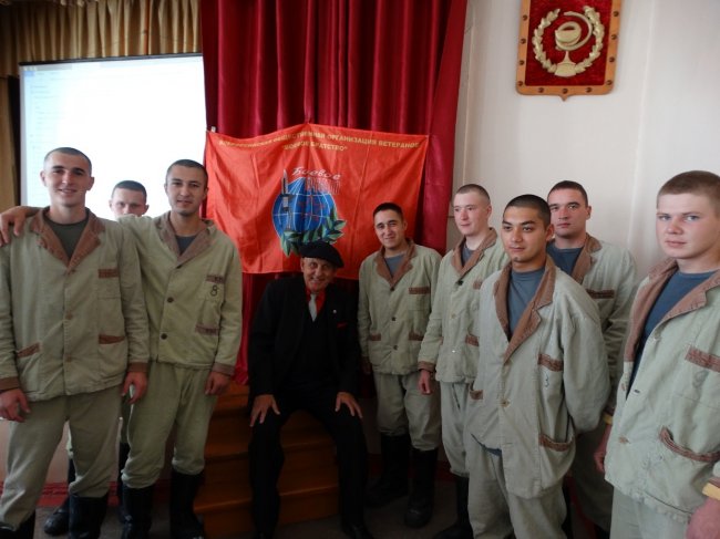 Когда-то мы тоже прошли армию: поэты Уссурийска прочли свои стихи в военном госпитале